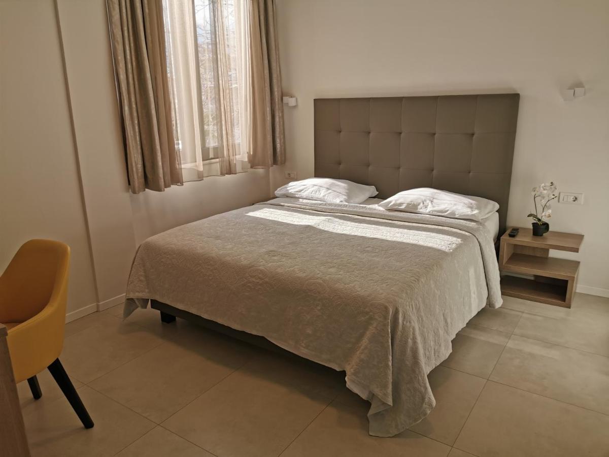 Luxury Rooms Pino Split Exterior foto